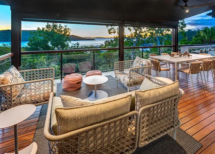 Point Blue On Hamilton Island By Hiha