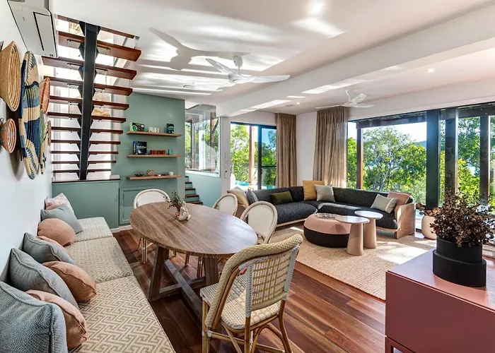 Point Blue On Hamilton Island By Hiha